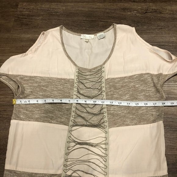 Miss Me Cold Shoulder Blouse Shirt Ball Chain Grunge Detail S SM Small Cream Tan - Picture 10 of 11